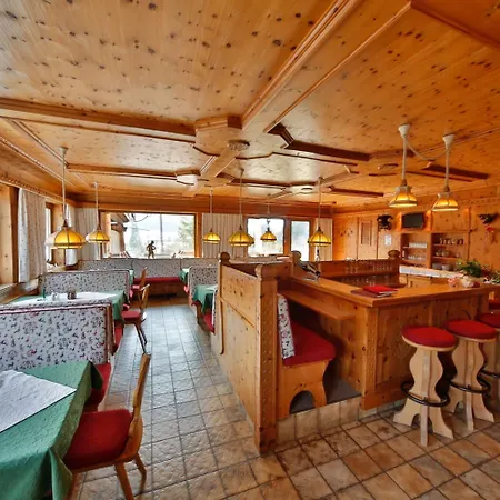 بيت ضيافة Alpspitz 4*